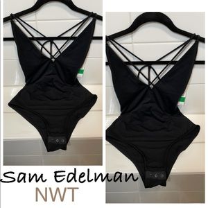 𝗡𝗪𝗧 Black plunge bodysuit in black M or L Sam Edelman new